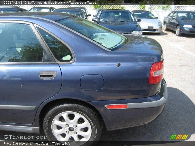 Atlantic Blue Metallic / Taupe/Light Taupe 2001 Volvo S40 1.9T