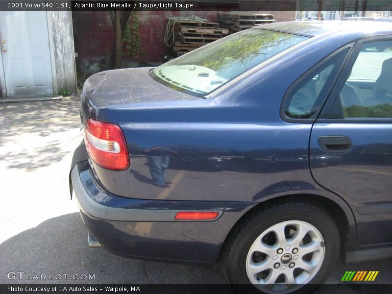 Atlantic Blue Metallic / Taupe/Light Taupe 2001 Volvo S40 1.9T
