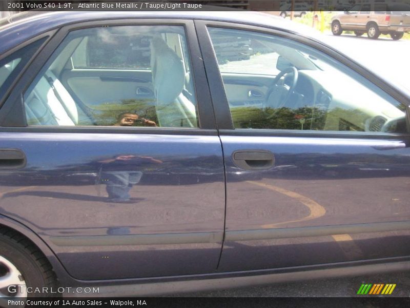 Atlantic Blue Metallic / Taupe/Light Taupe 2001 Volvo S40 1.9T