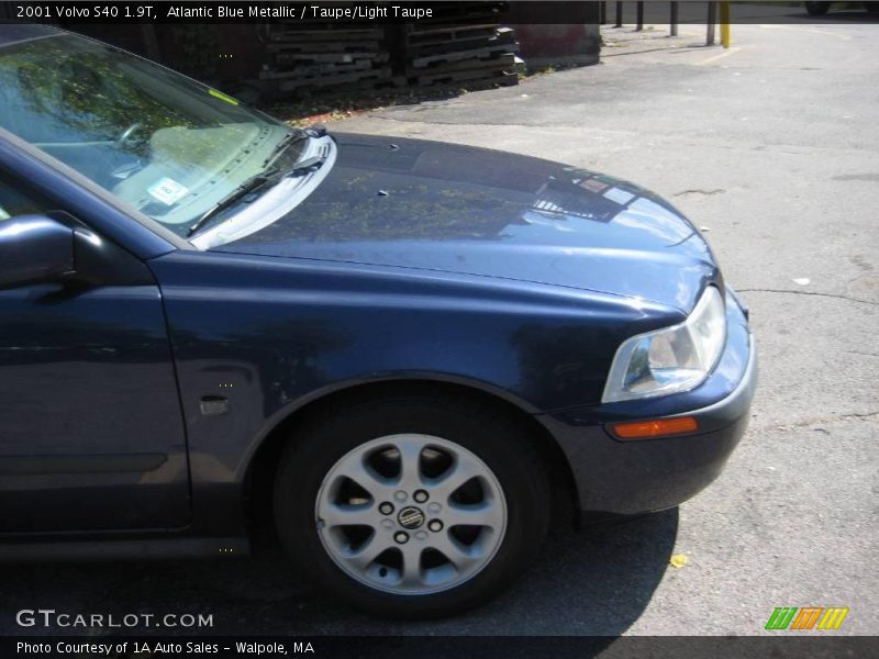 Atlantic Blue Metallic / Taupe/Light Taupe 2001 Volvo S40 1.9T