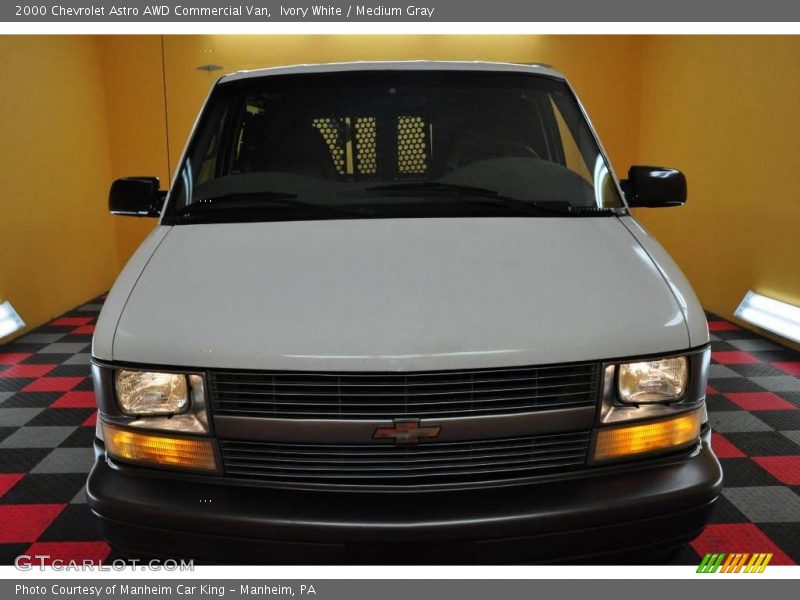 Ivory White / Medium Gray 2000 Chevrolet Astro AWD Commercial Van