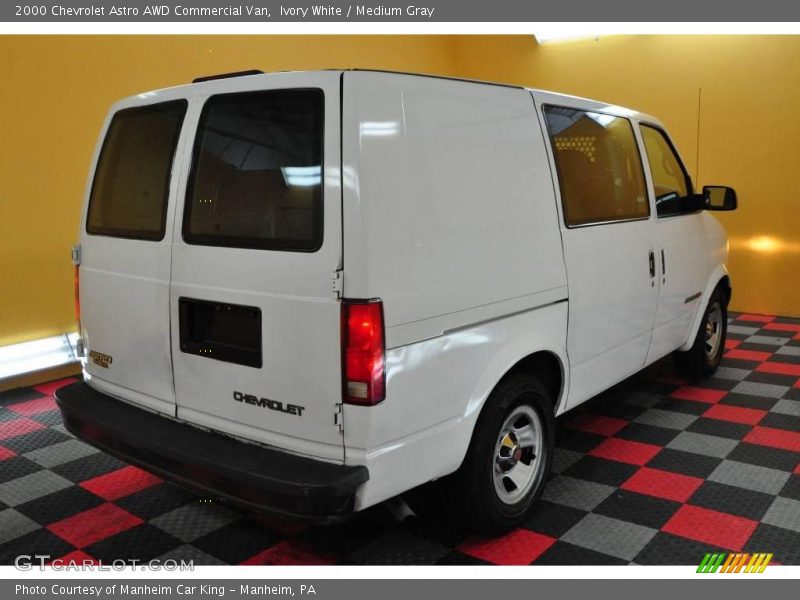 Ivory White / Medium Gray 2000 Chevrolet Astro AWD Commercial Van