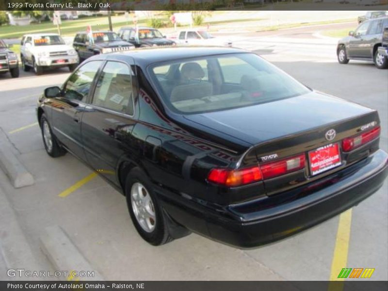 Black / Oak 1999 Toyota Camry LE