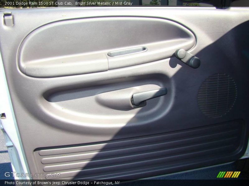 Bright Silver Metallic / Mist Gray 2001 Dodge Ram 1500 ST Club Cab
