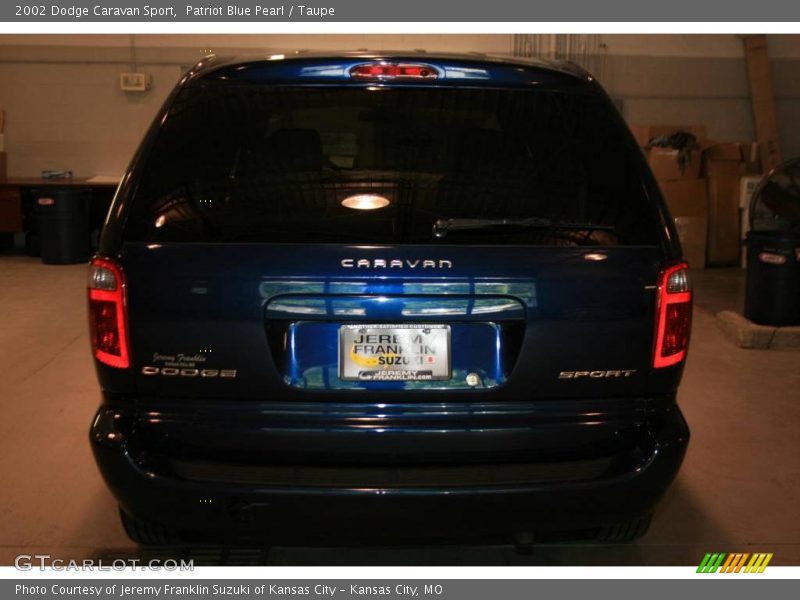 Patriot Blue Pearl / Taupe 2002 Dodge Caravan Sport