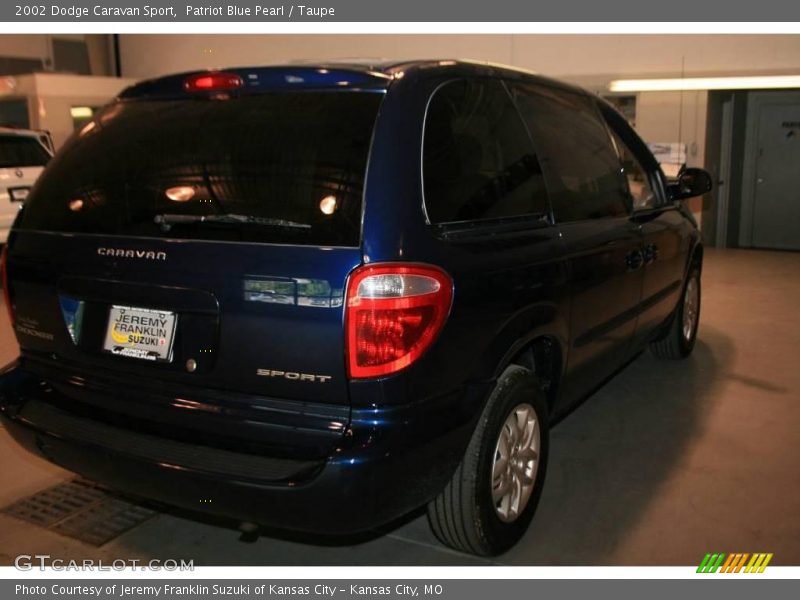 Patriot Blue Pearl / Taupe 2002 Dodge Caravan Sport
