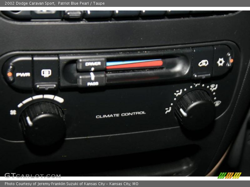 Patriot Blue Pearl / Taupe 2002 Dodge Caravan Sport