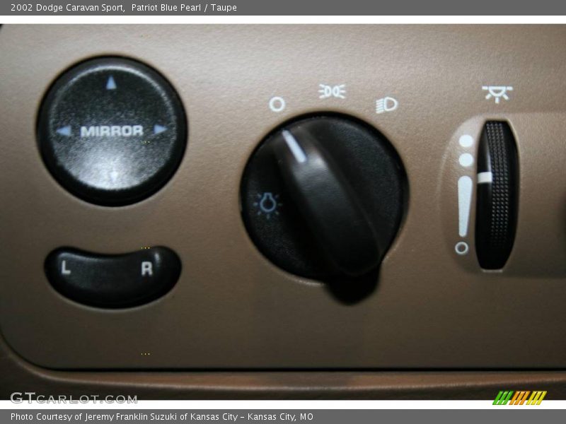 Patriot Blue Pearl / Taupe 2002 Dodge Caravan Sport