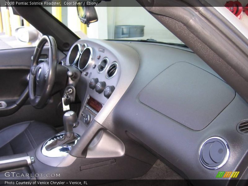 Cool Silver / Ebony 2008 Pontiac Solstice Roadster