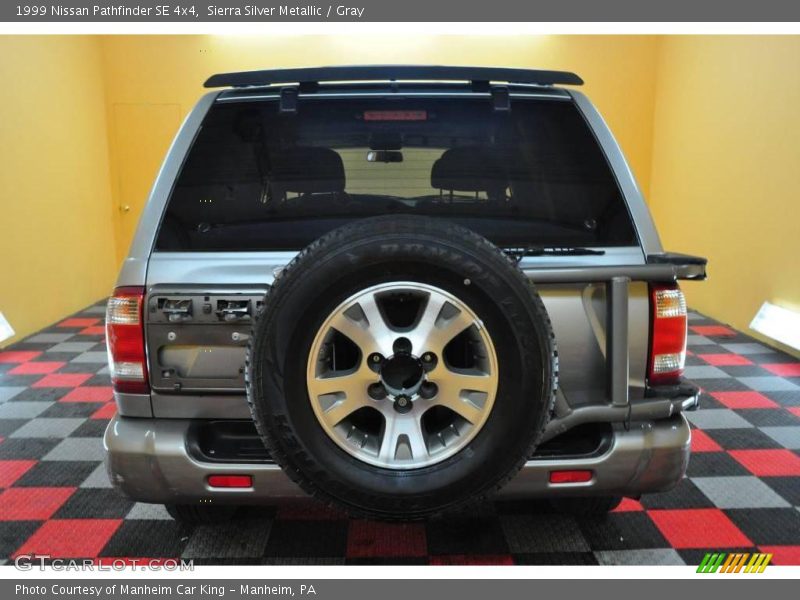 Sierra Silver Metallic / Gray 1999 Nissan Pathfinder SE 4x4