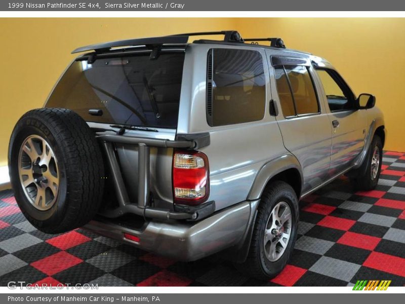 Sierra Silver Metallic / Gray 1999 Nissan Pathfinder SE 4x4