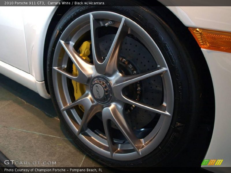 Carrara White / Black w/Alcantara 2010 Porsche 911 GT3