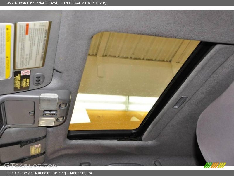 Sierra Silver Metallic / Gray 1999 Nissan Pathfinder SE 4x4