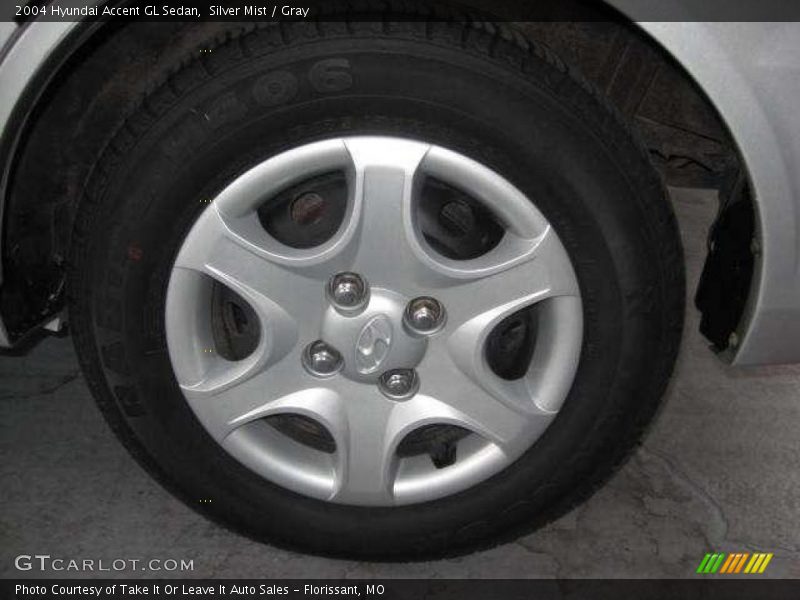Silver Mist / Gray 2004 Hyundai Accent GL Sedan