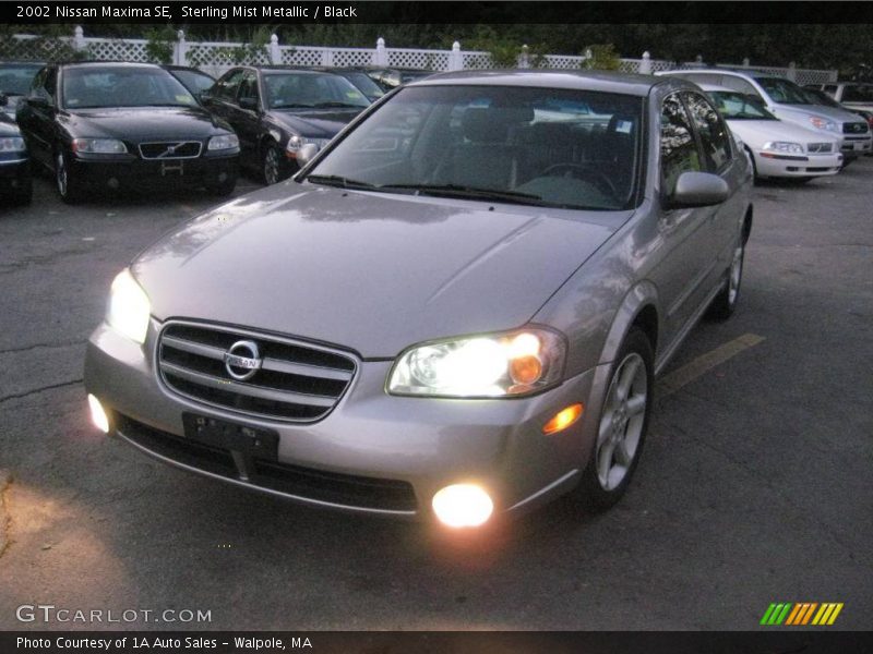 Sterling Mist Metallic / Black 2002 Nissan Maxima SE