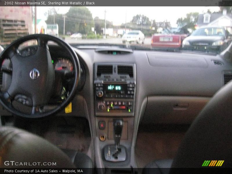 Sterling Mist Metallic / Black 2002 Nissan Maxima SE