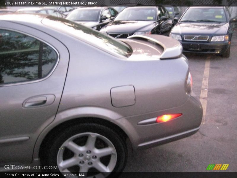Sterling Mist Metallic / Black 2002 Nissan Maxima SE