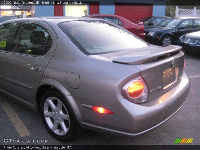 Sterling Mist Metallic / Black 2002 Nissan Maxima SE