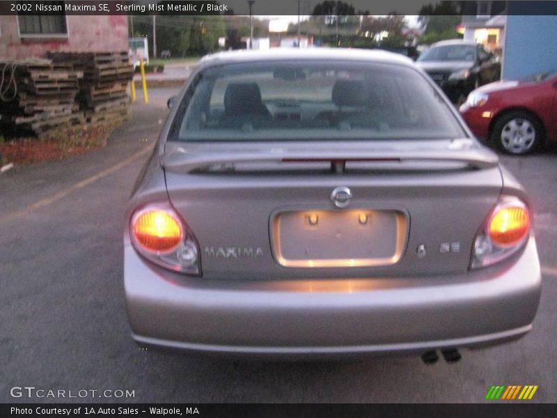 Sterling Mist Metallic / Black 2002 Nissan Maxima SE