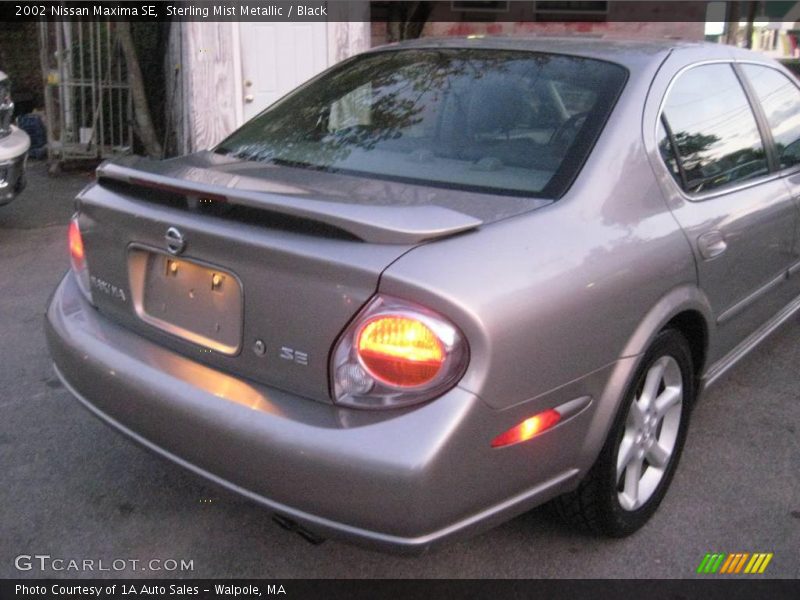 Sterling Mist Metallic / Black 2002 Nissan Maxima SE