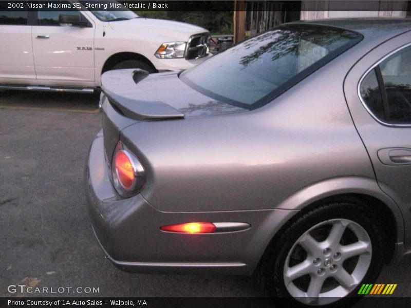 Sterling Mist Metallic / Black 2002 Nissan Maxima SE