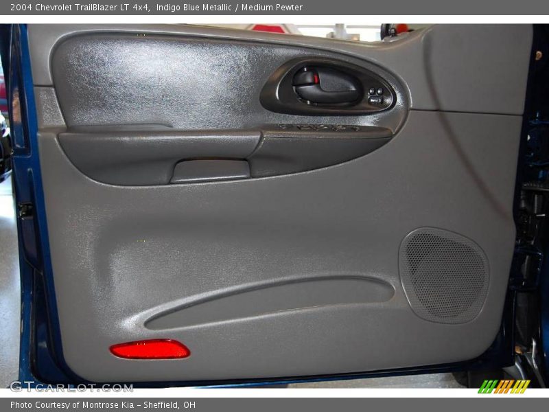 Indigo Blue Metallic / Medium Pewter 2004 Chevrolet TrailBlazer LT 4x4