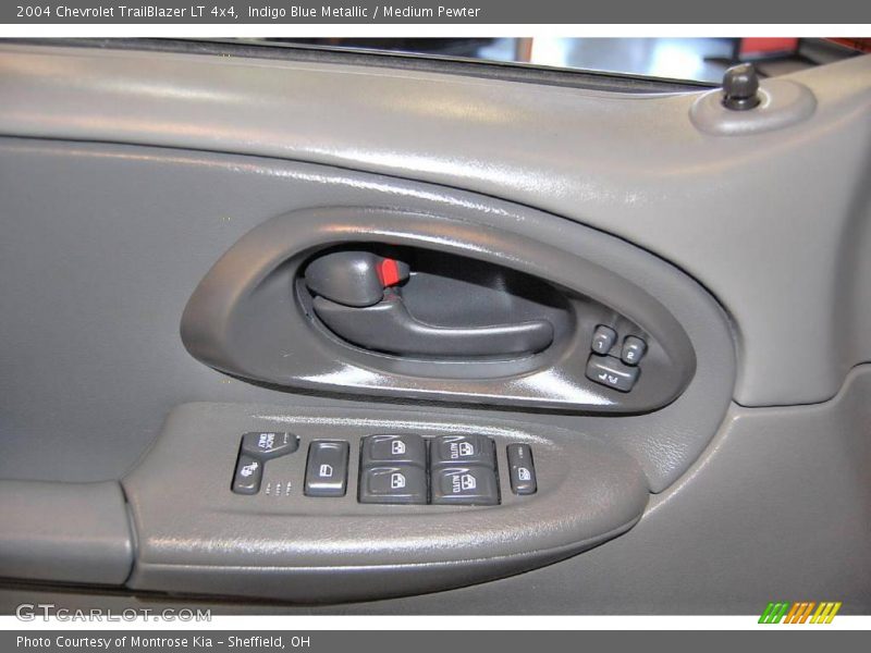 Indigo Blue Metallic / Medium Pewter 2004 Chevrolet TrailBlazer LT 4x4