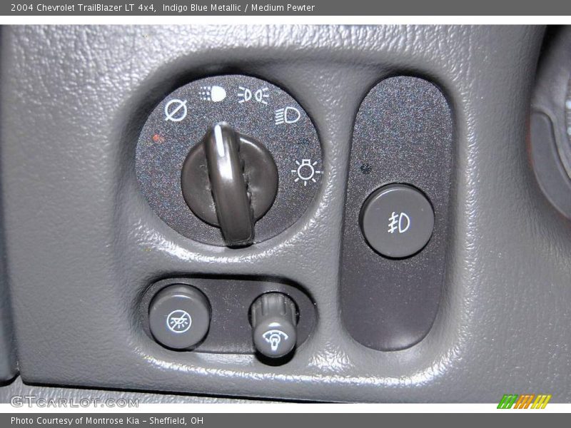Indigo Blue Metallic / Medium Pewter 2004 Chevrolet TrailBlazer LT 4x4