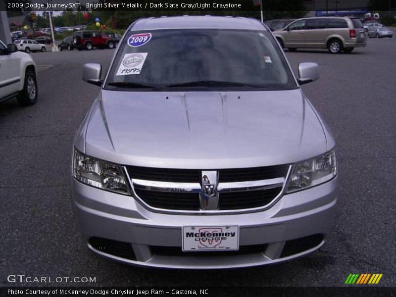Bright Silver Metallic / Dark Slate Gray/Light Graystone 2009 Dodge Journey SXT
