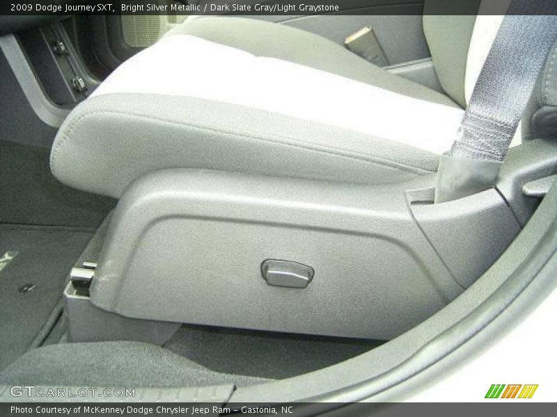 Bright Silver Metallic / Dark Slate Gray/Light Graystone 2009 Dodge Journey SXT
