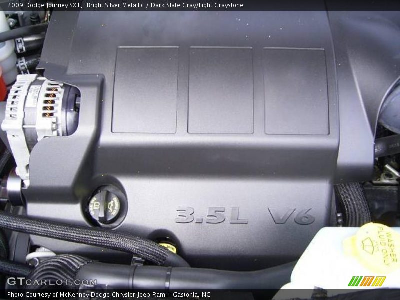 Bright Silver Metallic / Dark Slate Gray/Light Graystone 2009 Dodge Journey SXT