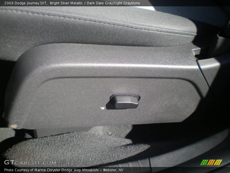 Bright Silver Metallic / Dark Slate Gray/Light Graystone 2009 Dodge Journey SXT