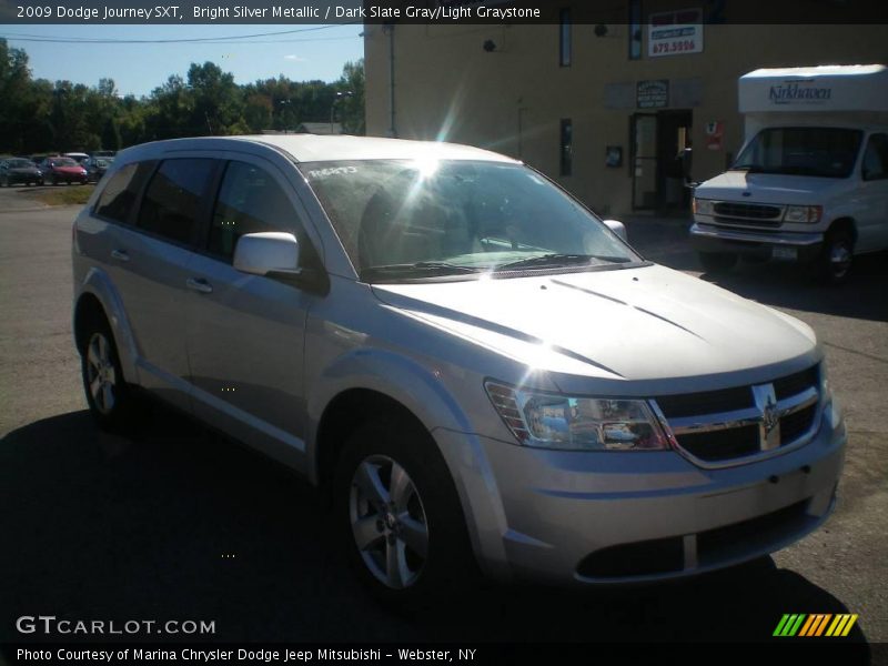 Bright Silver Metallic / Dark Slate Gray/Light Graystone 2009 Dodge Journey SXT