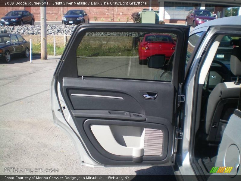 Bright Silver Metallic / Dark Slate Gray/Light Graystone 2009 Dodge Journey SXT