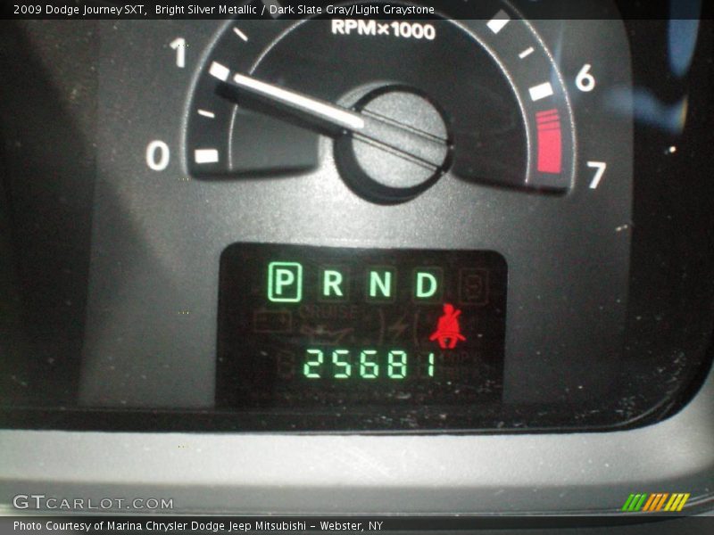 Bright Silver Metallic / Dark Slate Gray/Light Graystone 2009 Dodge Journey SXT