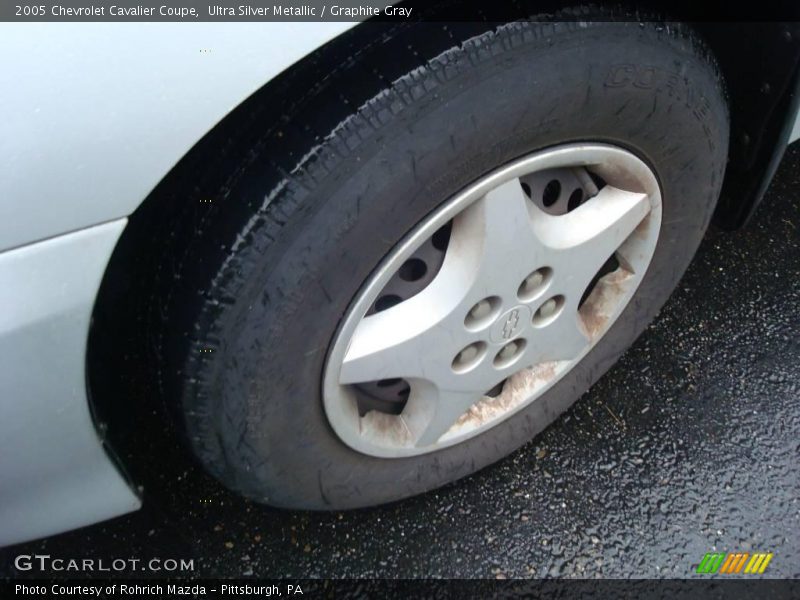 Ultra Silver Metallic / Graphite Gray 2005 Chevrolet Cavalier Coupe