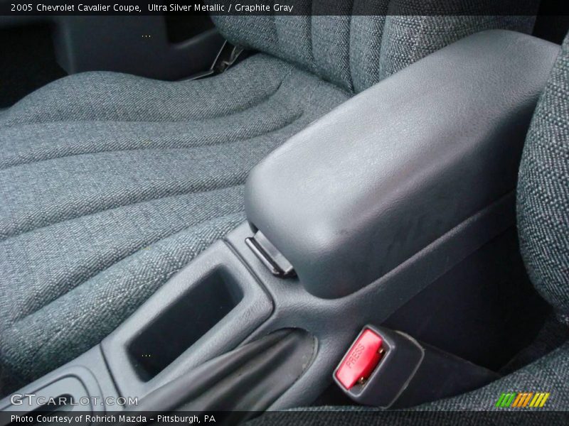 Ultra Silver Metallic / Graphite Gray 2005 Chevrolet Cavalier Coupe