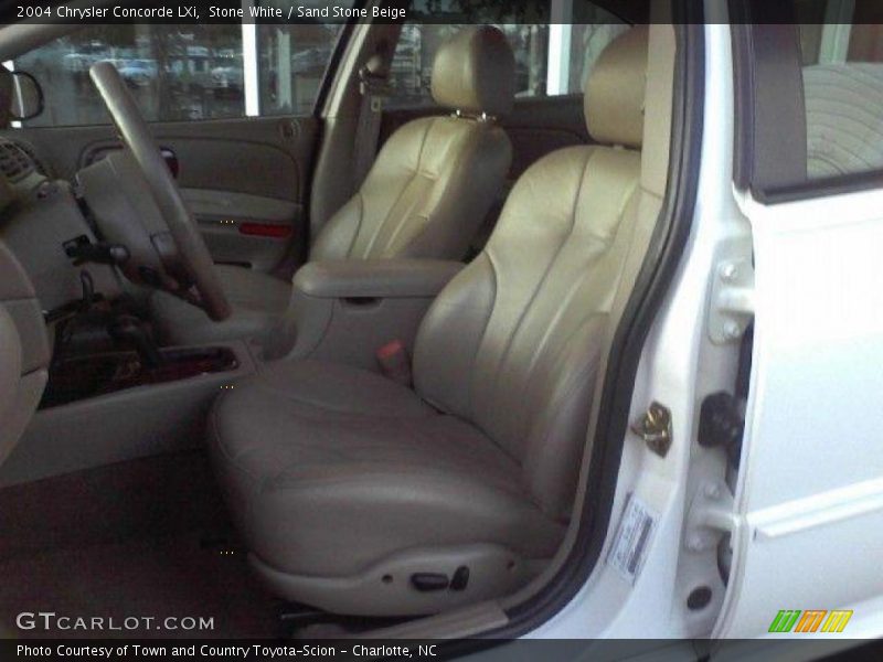 Stone White / Sand Stone Beige 2004 Chrysler Concorde LXi