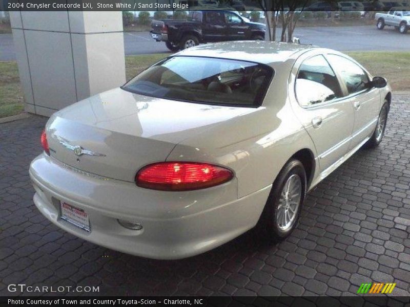 Stone White / Sand Stone Beige 2004 Chrysler Concorde LXi