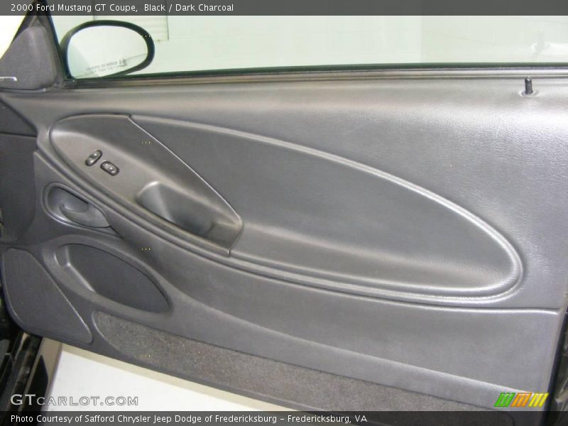 Black / Dark Charcoal 2000 Ford Mustang GT Coupe