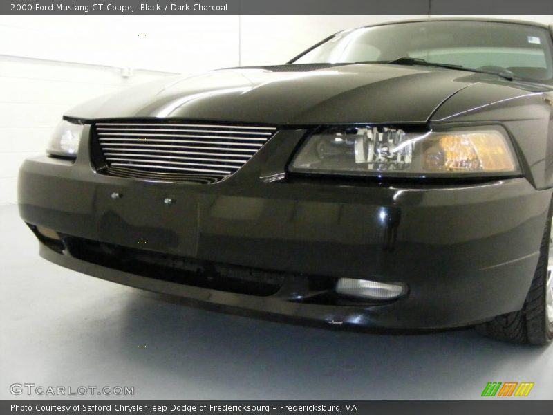 Black / Dark Charcoal 2000 Ford Mustang GT Coupe