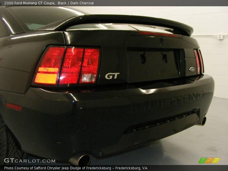 Black / Dark Charcoal 2000 Ford Mustang GT Coupe