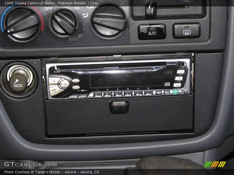 Platinum Metallic / Gray 1996 Toyota Camry LE Sedan