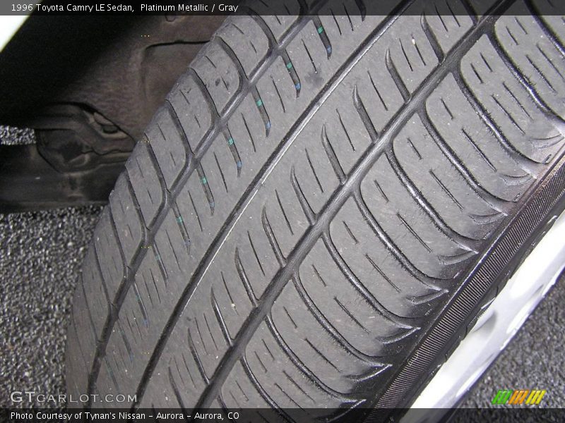 Platinum Metallic / Gray 1996 Toyota Camry LE Sedan