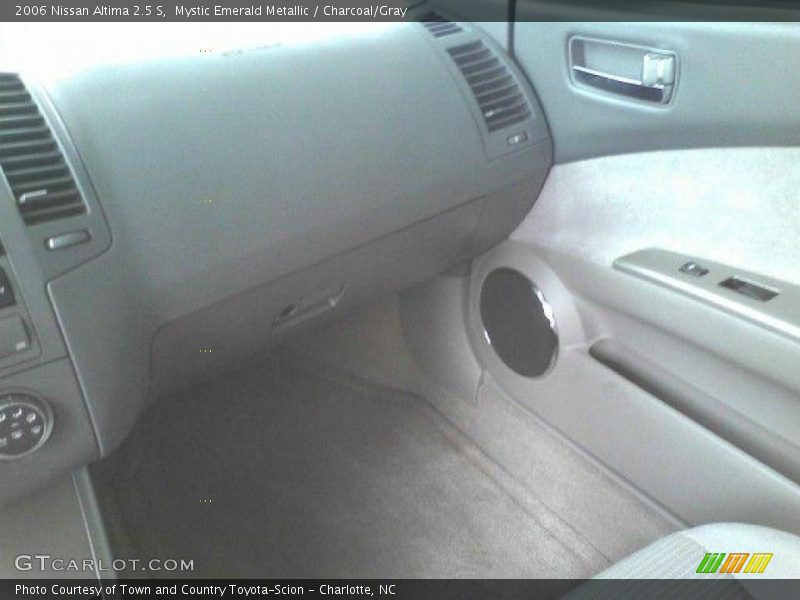 Mystic Emerald Metallic / Charcoal/Gray 2006 Nissan Altima 2.5 S