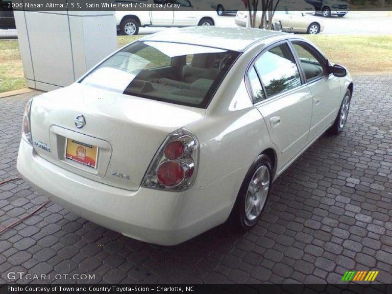 Satin White Pearl / Charcoal/Gray 2006 Nissan Altima 2.5 S