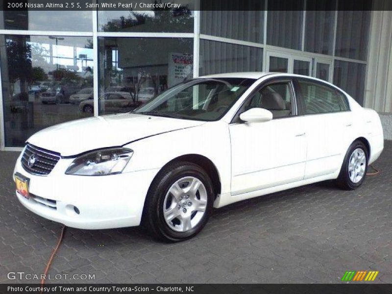 Satin White Pearl / Charcoal/Gray 2006 Nissan Altima 2.5 S