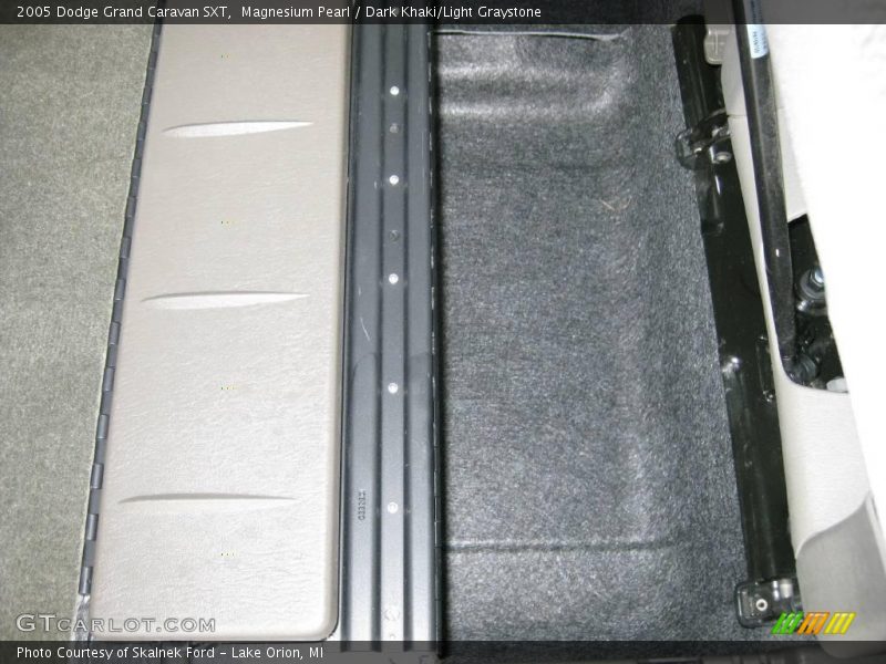 Magnesium Pearl / Dark Khaki/Light Graystone 2005 Dodge Grand Caravan SXT
