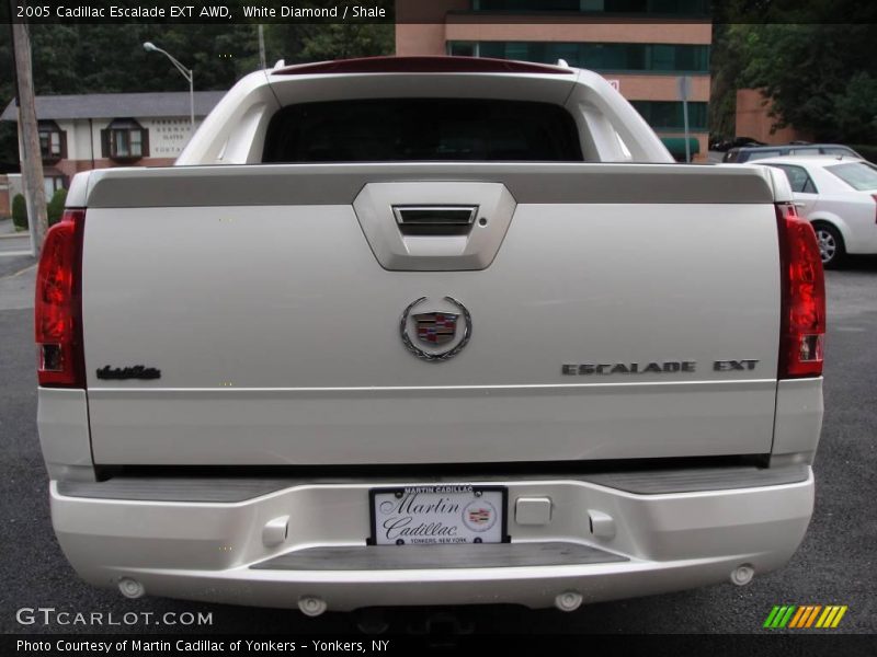 White Diamond / Shale 2005 Cadillac Escalade EXT AWD