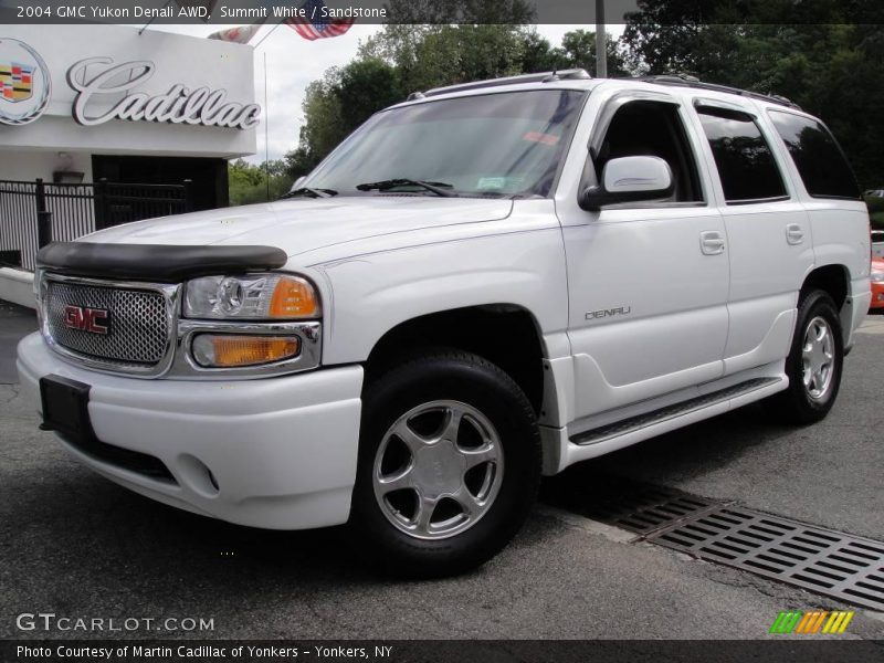 Summit White / Sandstone 2004 GMC Yukon Denali AWD